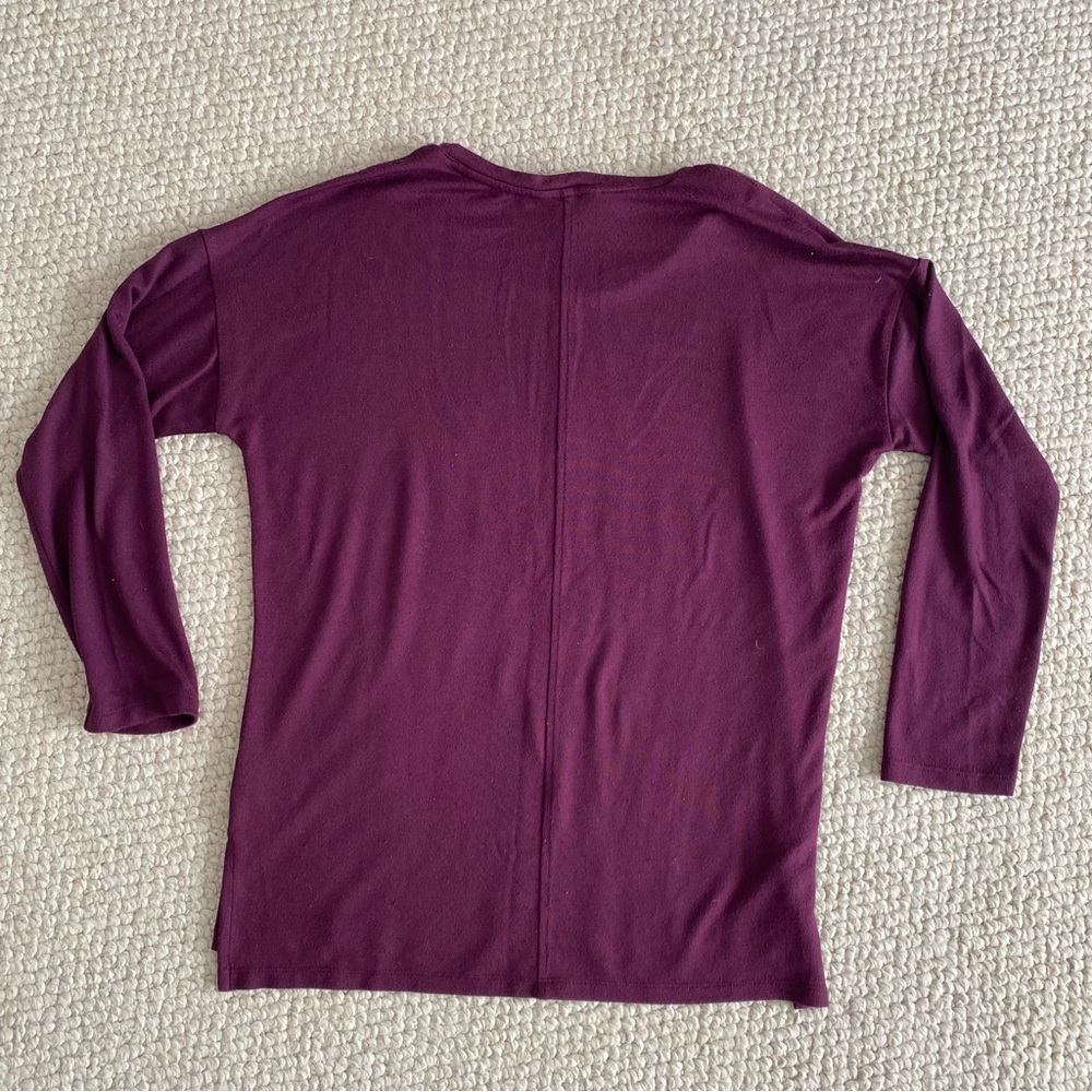 Banana Republic Rich Plum Women’s Crew Neck Lightweight Sweater Size Small - Picture 2 of 8